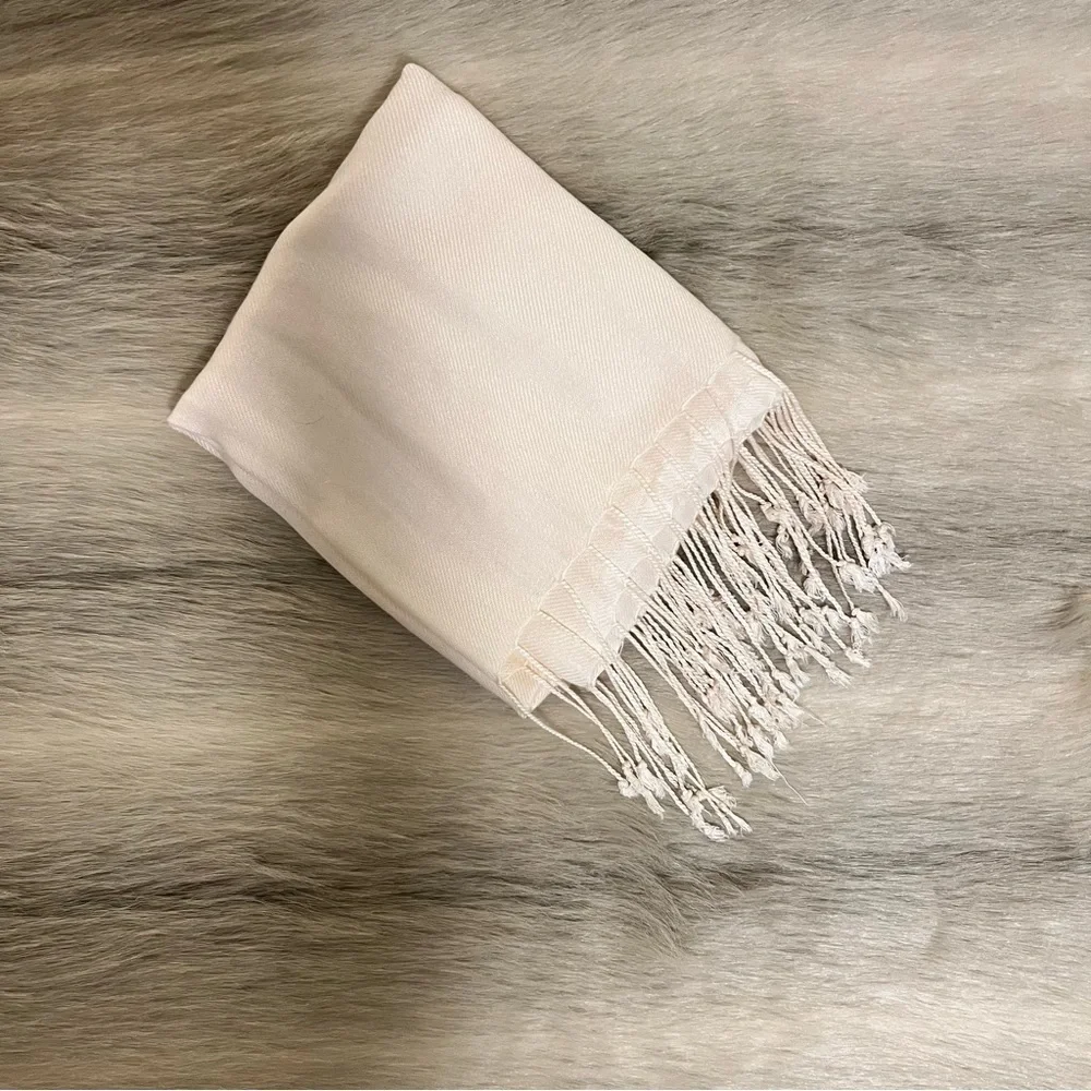 New SAACHI STYLE Off White Large Tasseled Scarf Wrap Rayon Tasseled 62”x30”